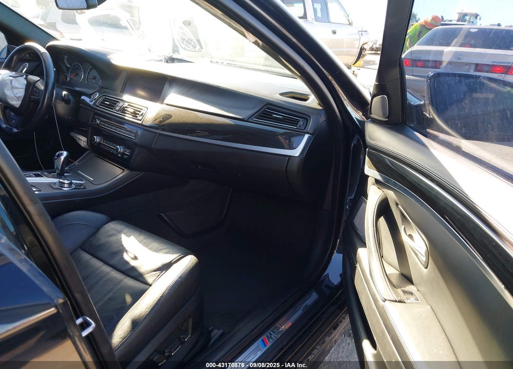 2013 BMW M5 VIN: WBSFV9C51DD095635