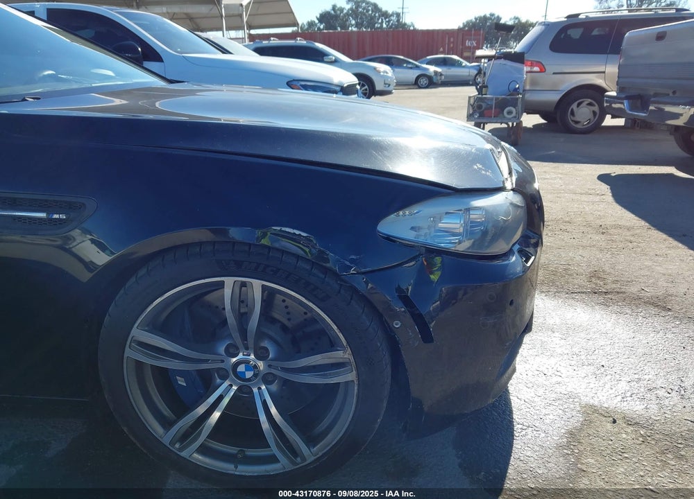 2013 BMW M5 VIN: WBSFV9C51DD095635