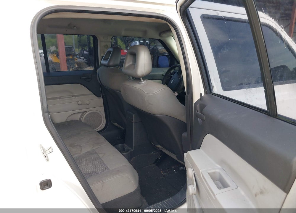 2007 JEEP PATRIOT SPORT VIN: 1J8FT28017D398638