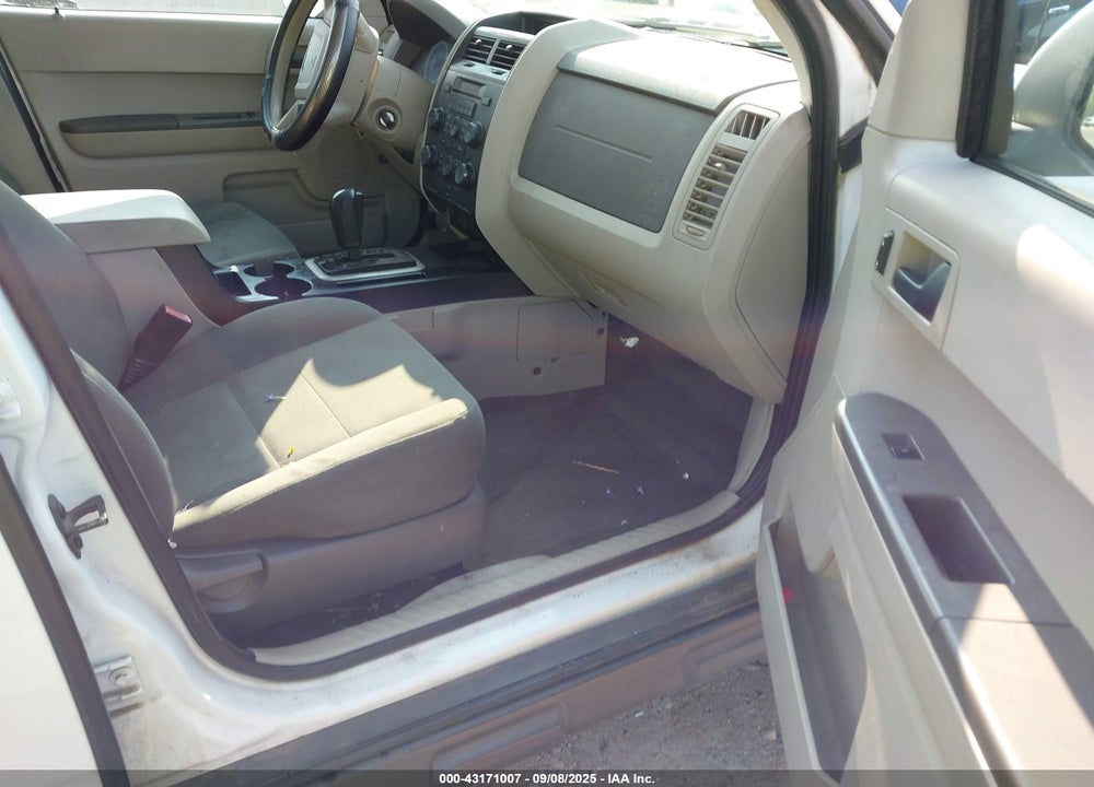 2011 FORD ESCAPE VIN: 1FMCU0C76BKC64353