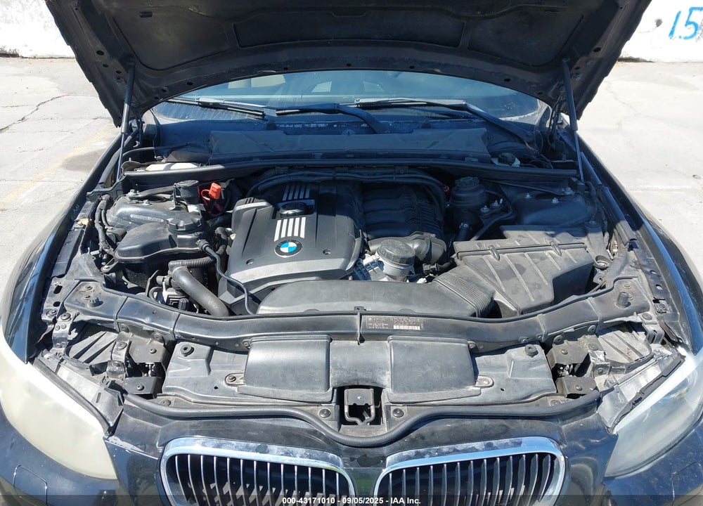 2011 BMW 3 SERIES VIN: WBAKE5C51BE573331