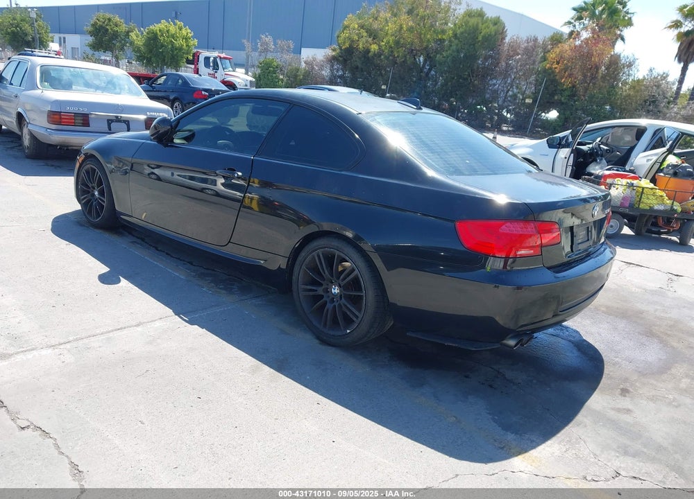 2011 BMW 3 SERIES VIN: WBAKE5C51BE573331