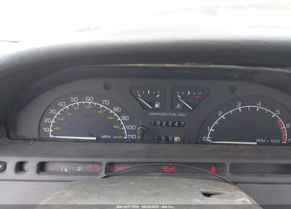 1994 SATURN SL1 VIN: 1G8ZG5595RZ157761