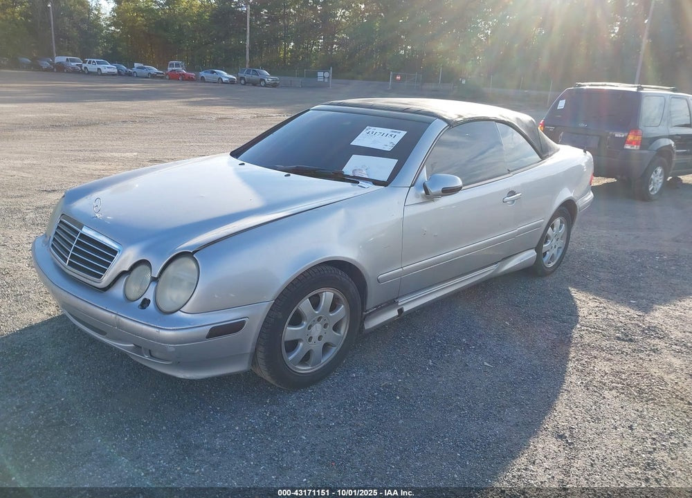 2000 MERCEDES-BENZ CLK 320 VIN: WDBLK65G4YT052577