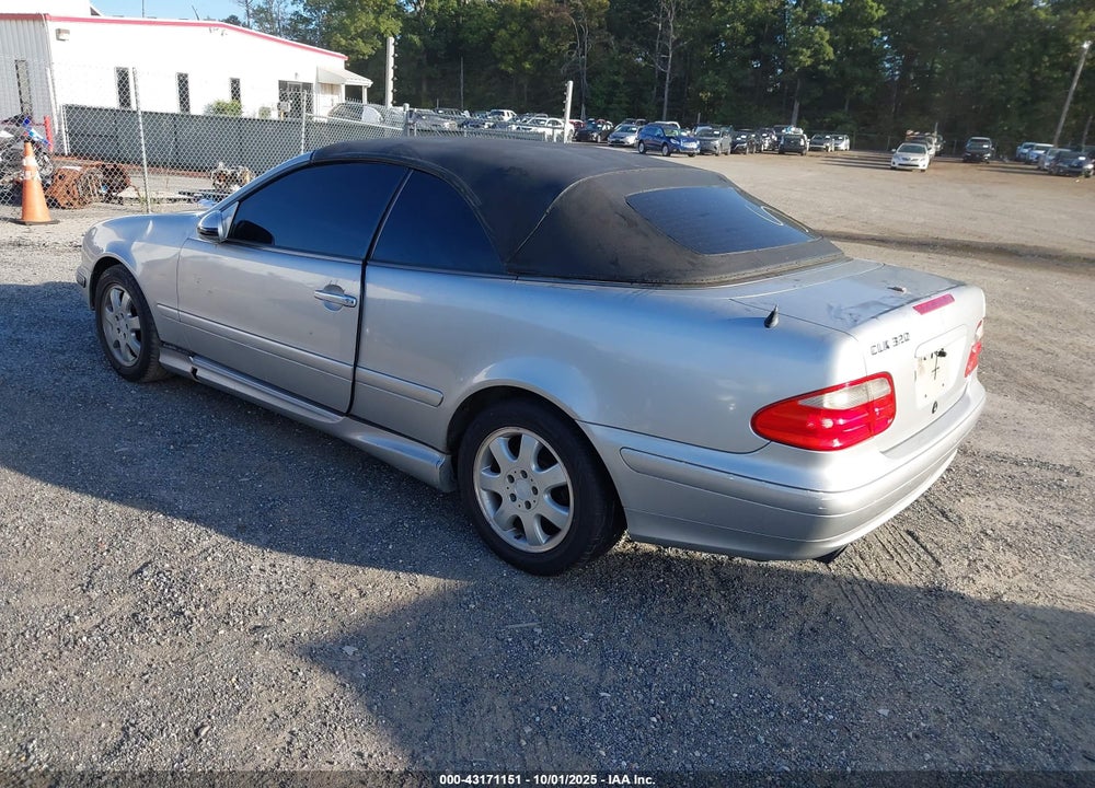 2000 MERCEDES-BENZ CLK 320 VIN: WDBLK65G4YT052577