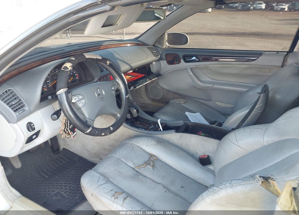2000 MERCEDES-BENZ CLK 320 VIN: WDBLK65G4YT052577