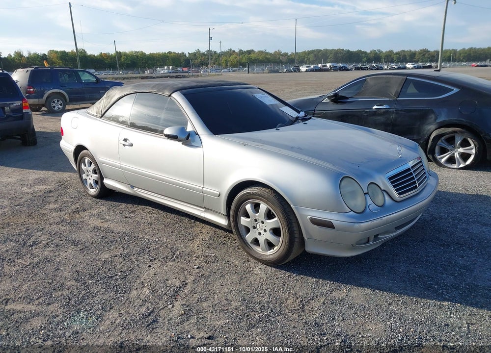 2000 MERCEDES-BENZ CLK 320 VIN: WDBLK65G4YT052577