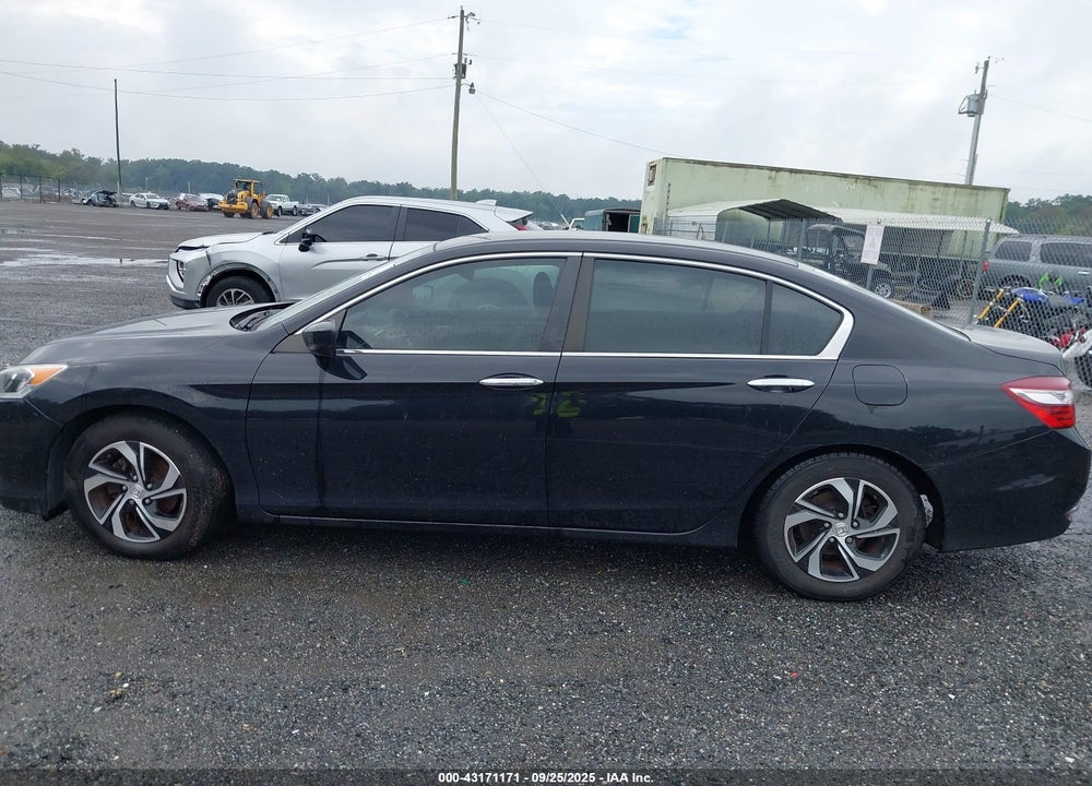 2017 HONDA ACCORD VIN: 1HGCR2F38HA305320