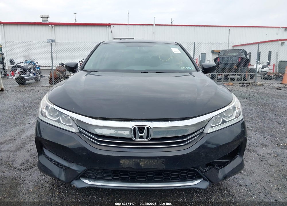 2017 HONDA ACCORD VIN: 1HGCR2F38HA305320