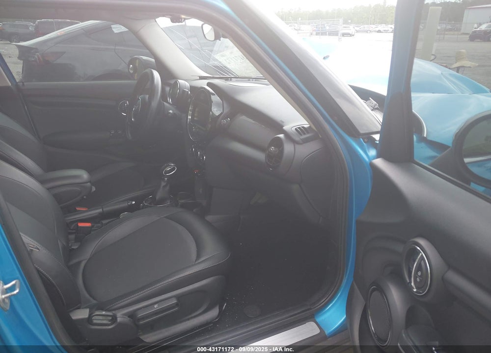 2016 MINI HARDTOP COOPER VIN: WMWXU1C58G2D11769