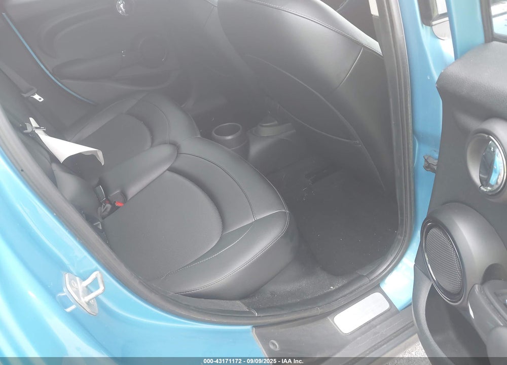 2016 MINI HARDTOP COOPER VIN: WMWXU1C58G2D11769