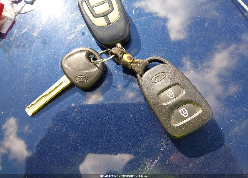 2012 KIA SORENTO VIN: 5XYKTCA62CG195439