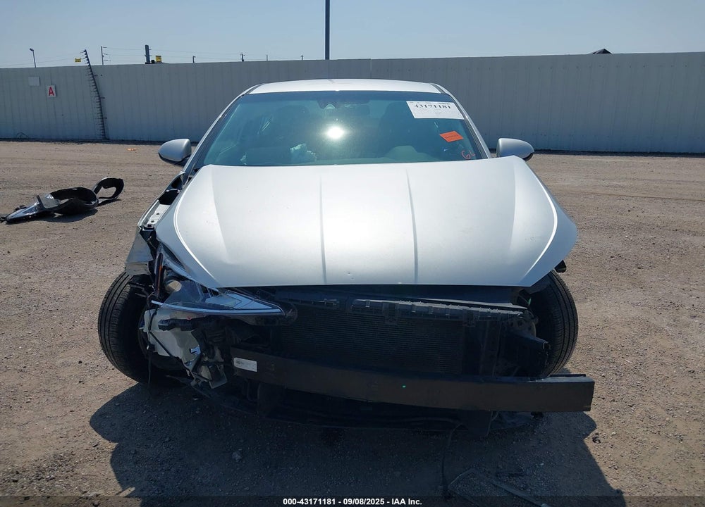 2019 HYUNDAI ELANTRA VIN: 5NPD84LF3KH416938