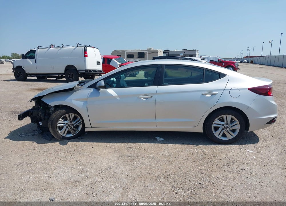 2019 HYUNDAI ELANTRA VIN: 5NPD84LF3KH416938