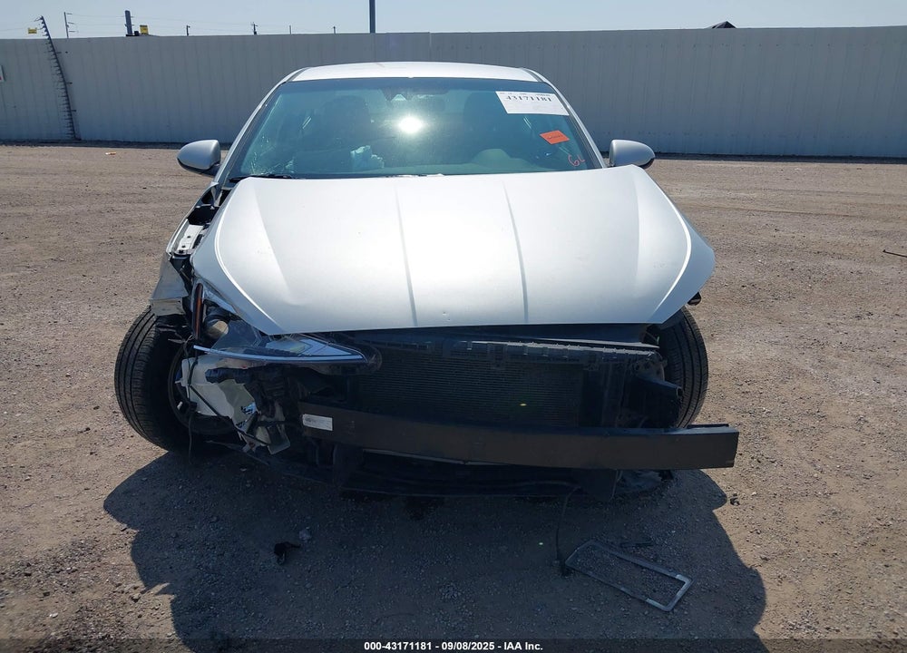 2019 HYUNDAI ELANTRA VIN: 5NPD84LF3KH416938