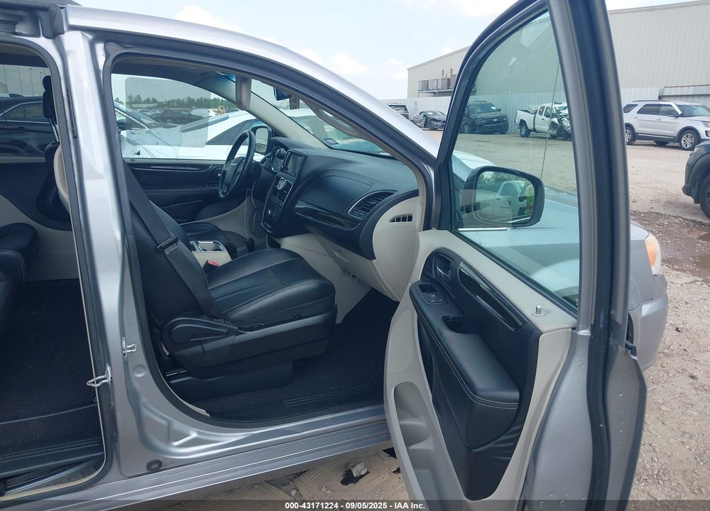 2013 CHRYSLER TOWN & COUNTRY TOURING VIN: 2C4RC1BG0DR658069