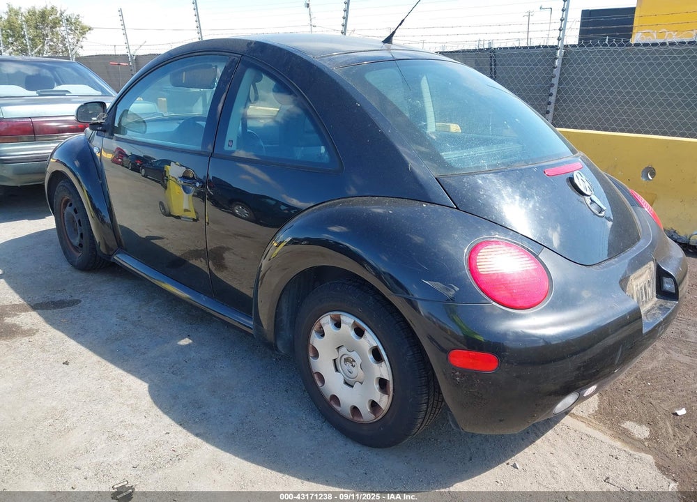 2000 VOLKSWAGEN NEW BEETLE GLX VIN: 3VWDD21C8YM469949