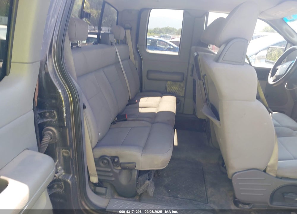 2005 FORD F-150 STX/XL/XLT VIN: 1FTRX14W65FA56939