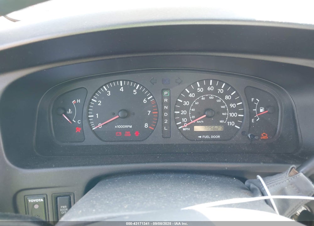 2000 TOYOTA SIENNA LE VIN: 4T3ZF13C6YU244793