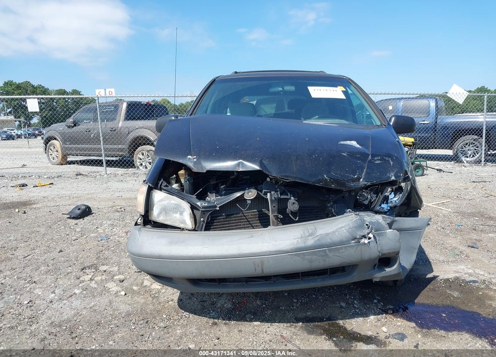 2000 TOYOTA SIENNA LE VIN: 4T3ZF13C6YU244793