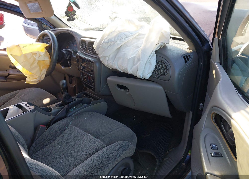 2002 CHEVROLET TRAILBLAZER LS VIN: 1GNDT13S222487308