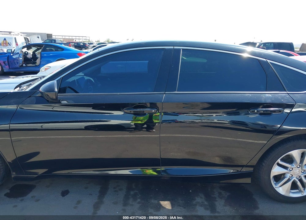2018 HONDA ACCORD VIN: 1HGCV1F19JA004615