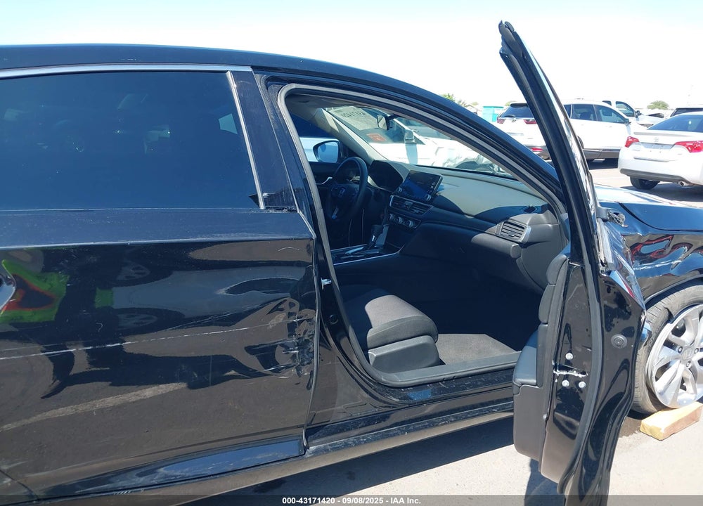 2018 HONDA ACCORD VIN: 1HGCV1F19JA004615