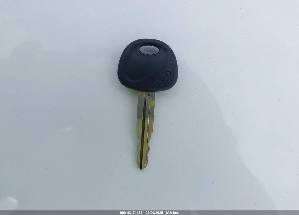 2008 KIA SPECTRA LX VIN: KNAFE122685585064