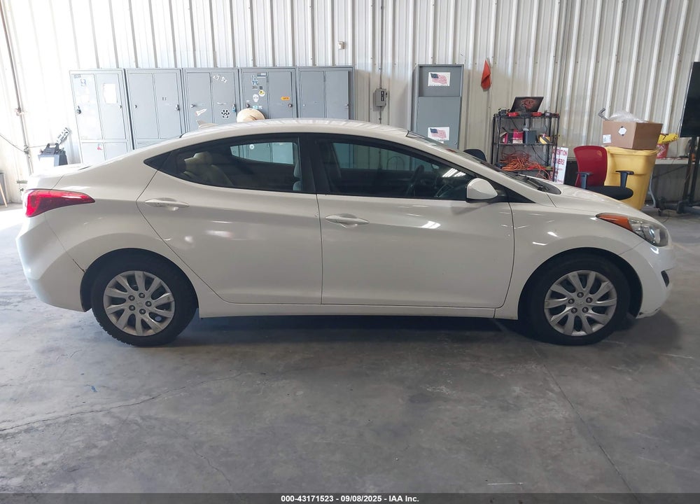 2012 HYUNDAI ELANTRA VIN: 5NPDH4AE1CH084140