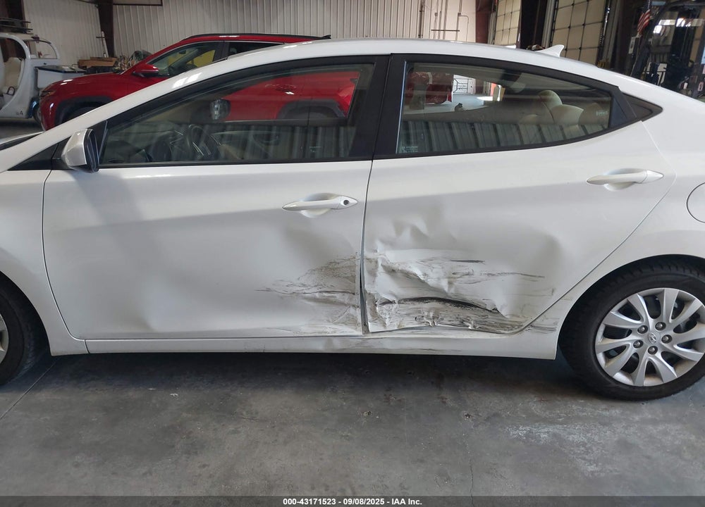 2012 HYUNDAI ELANTRA VIN: 5NPDH4AE1CH084140