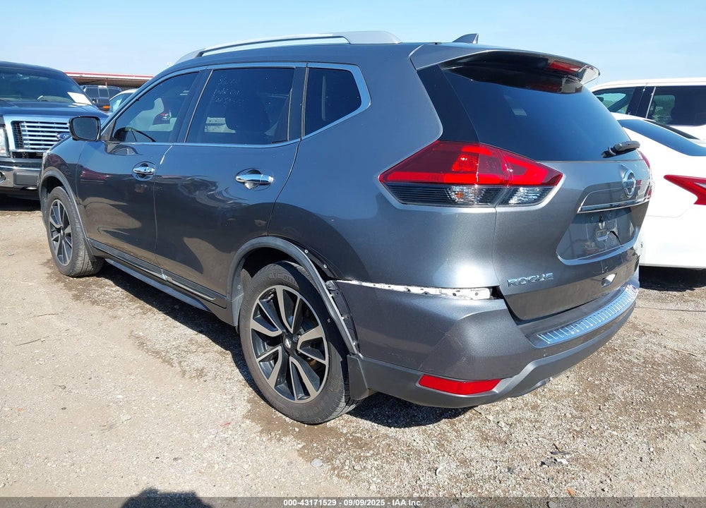 2018 NISSAN ROGUE VIN: JN8AT2MT4JW490585