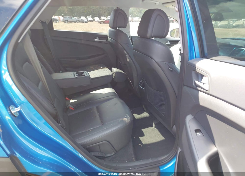 2016 HYUNDAI TUCSON VIN: KM8J33A25GU207950