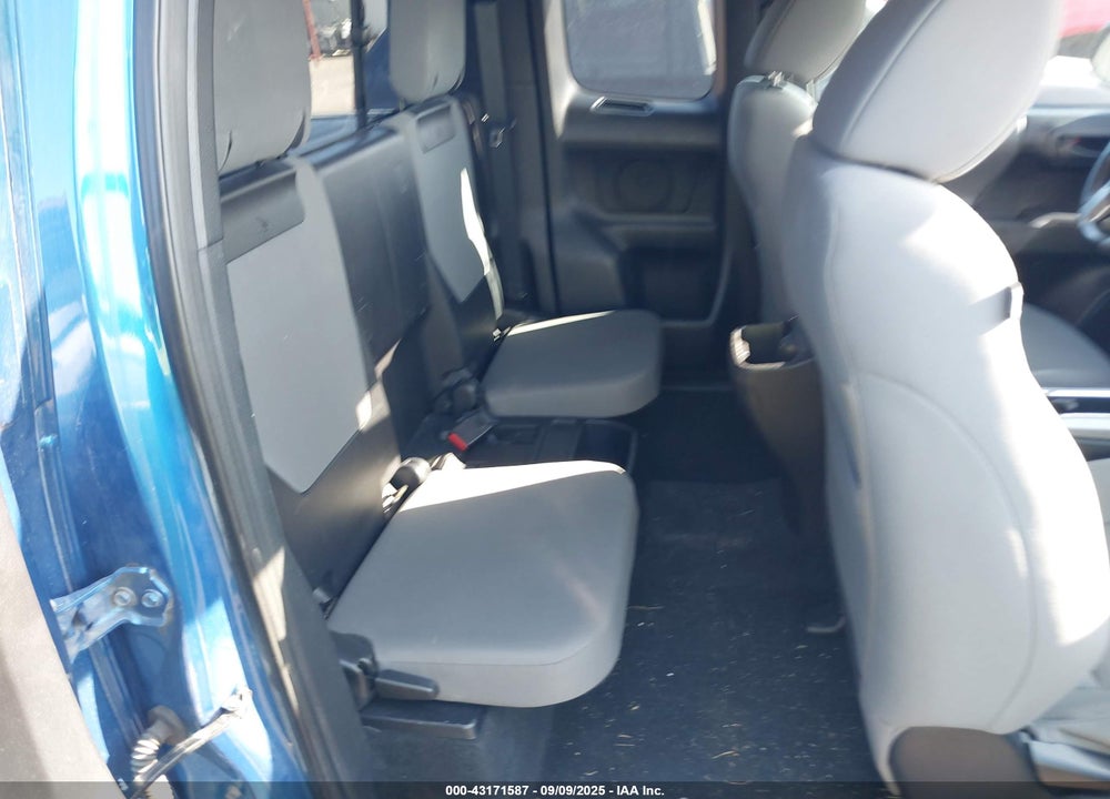 2016 TOYOTA TACOMA VIN: 5TFSZ5AN8GX022111