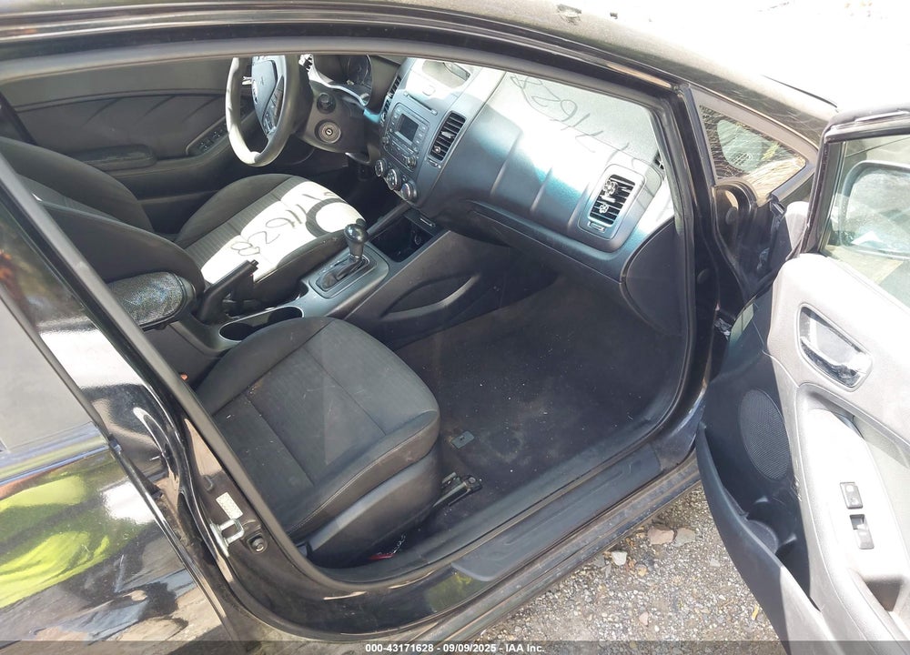 2015 KIA FORTE VIN: KNAFX4A61F5416051