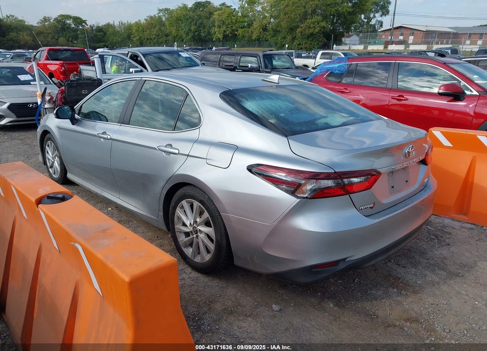 2022 TOYOTA CAMRY LE VIN: 4T1C11AK8NU638475