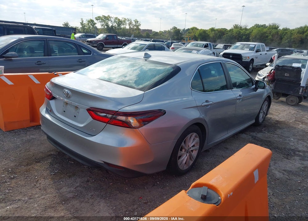 2022 TOYOTA CAMRY LE VIN: 4T1C11AK8NU638475