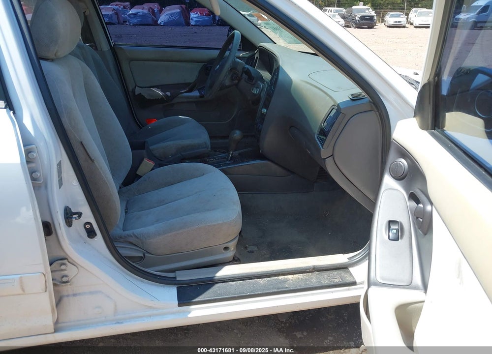 2005 HYUNDAI ELANTRA GLS/GT VIN: KMHDN46D55U149892