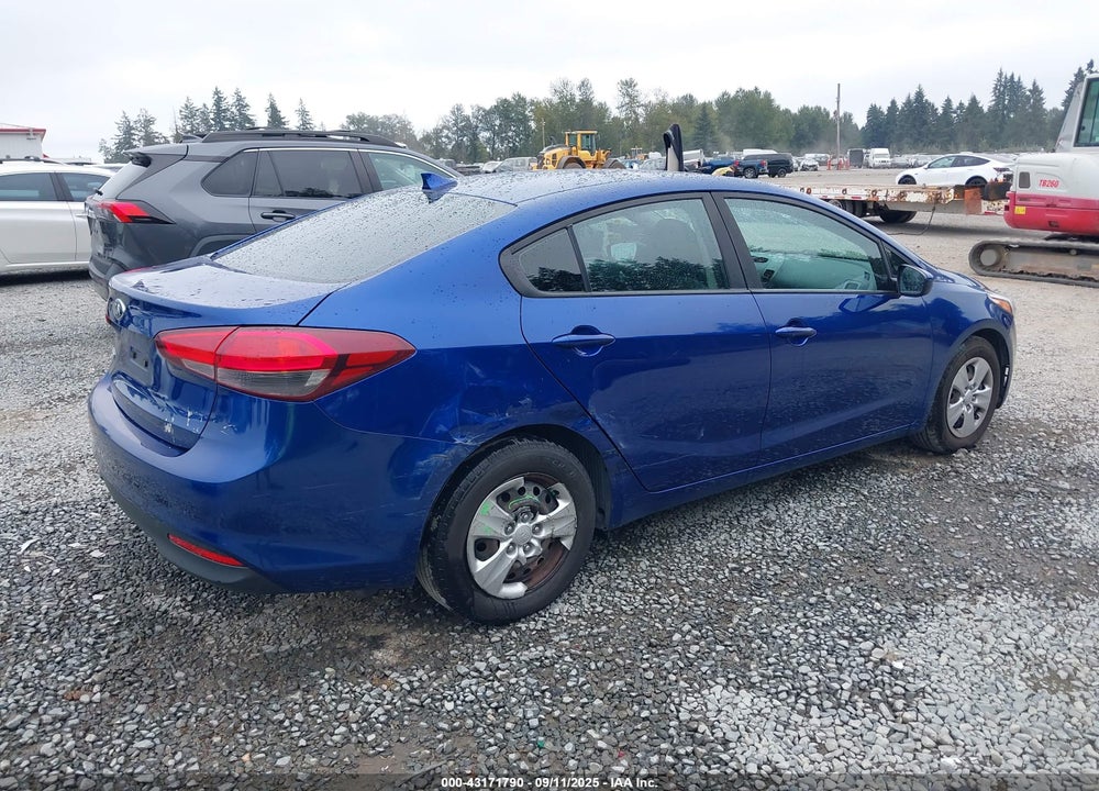 2017 KIA FORTE VIN: 3KPFL4A74HE039066