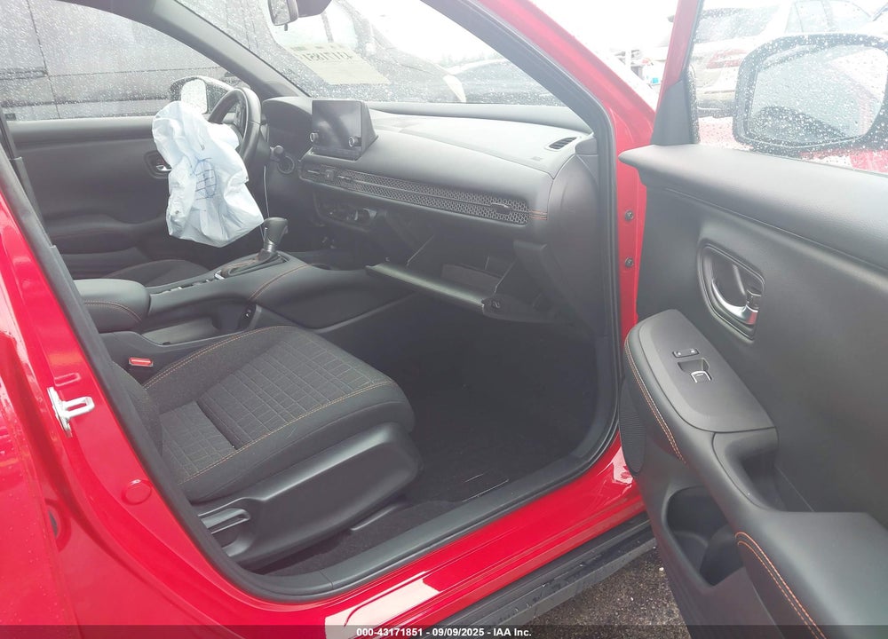 2025 HONDA HR-V VIN: 3CZRZ2H56SM752563