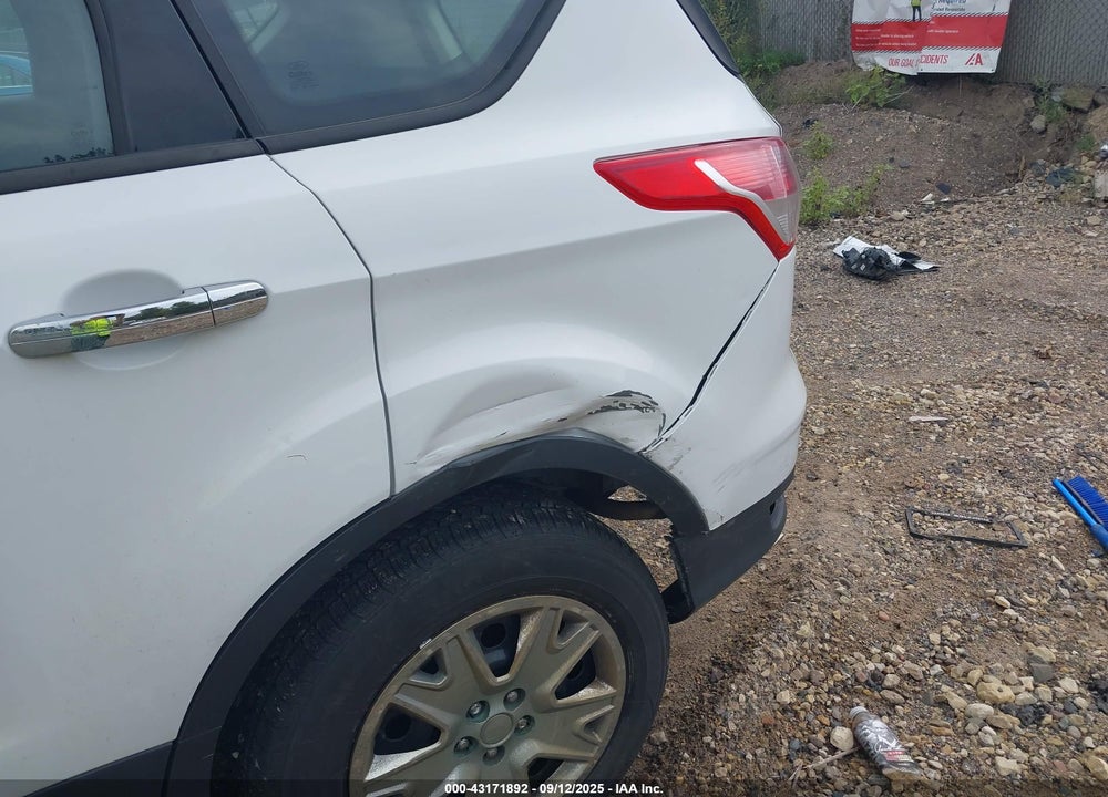 2013 FORD ESCAPE VIN: 1FMCU0F75DUC93605