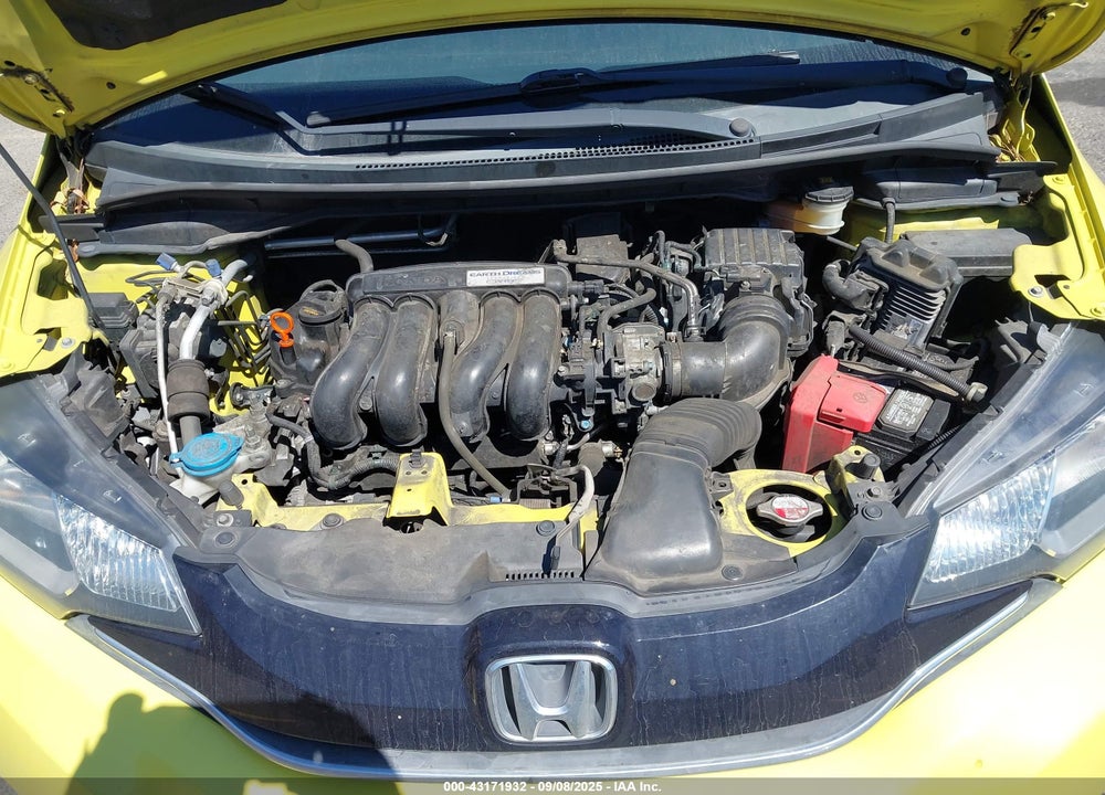 2015 HONDA FIT VIN: 3HGGK5H81FM735996