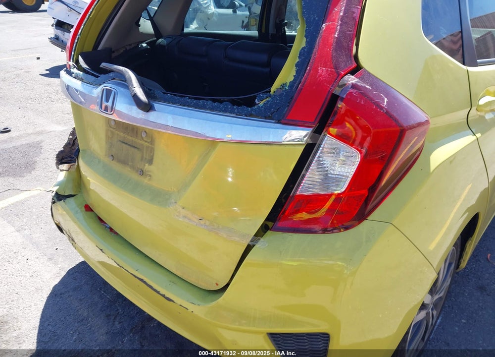 2015 HONDA FIT VIN: 3HGGK5H81FM735996