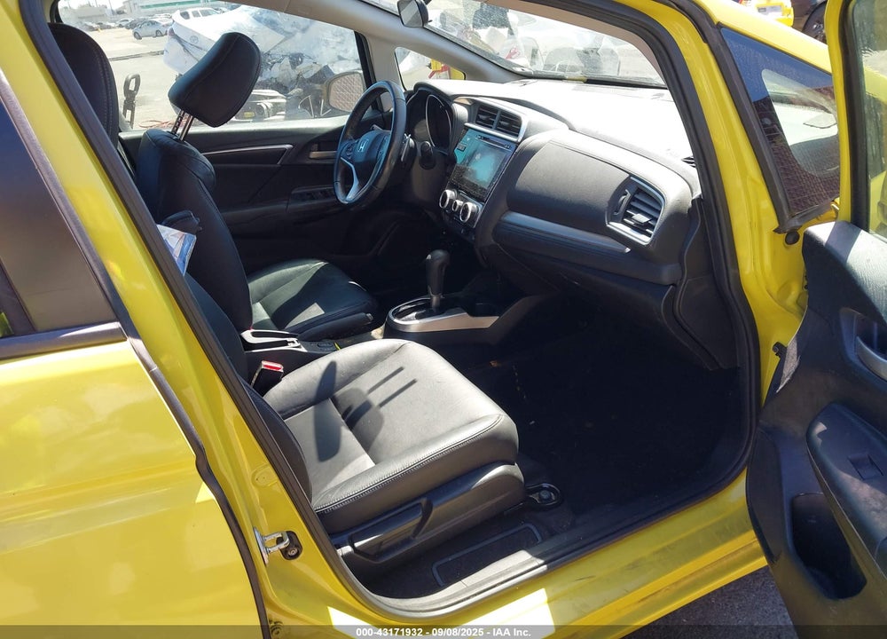 2015 HONDA FIT VIN: 3HGGK5H81FM735996