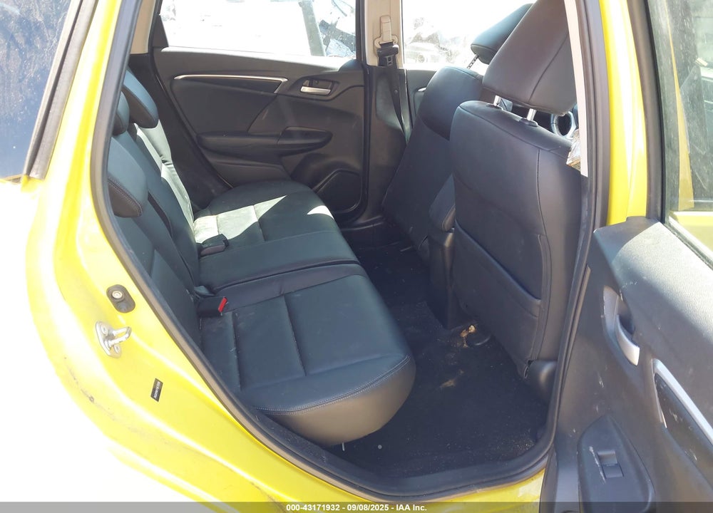 2015 HONDA FIT VIN: 3HGGK5H81FM735996