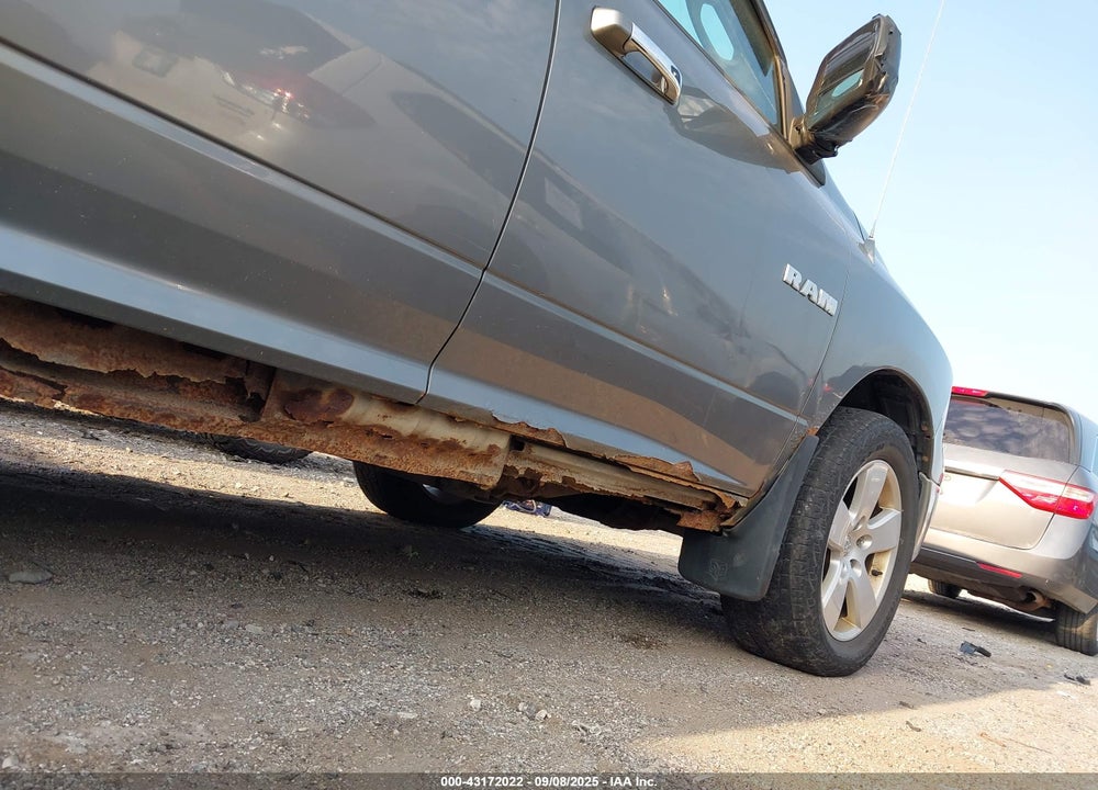2009 DODGE RAM 1500 VIN: 1D3HV18P09S815772