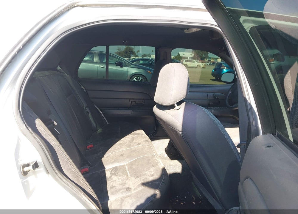 2005 FORD CROWN VICTORIA POLICE VIN: 2FAFP71W75X120099