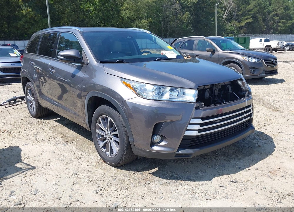2017 TOYOTA HIGHLANDER XLE VIN: 5TDKZRFH6HS525797