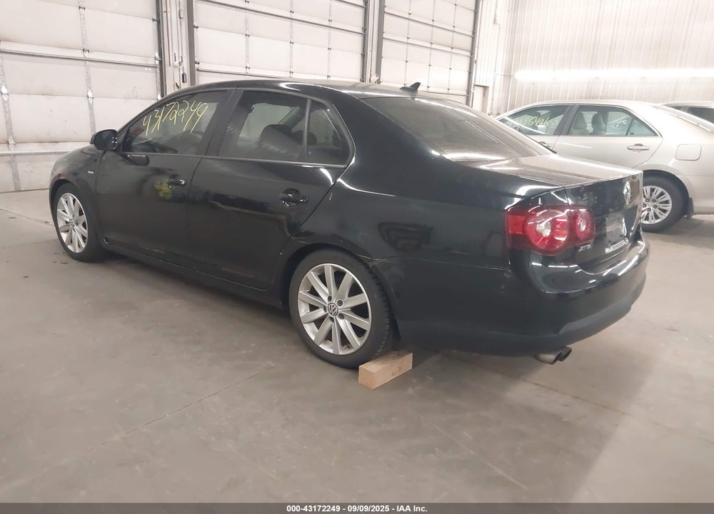2010 VOLKSWAGEN JETTA VIN: 3VWRJ7AJXAM073506