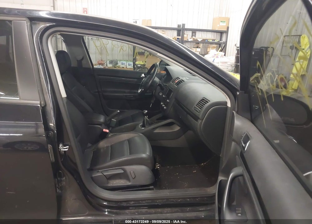 2010 VOLKSWAGEN JETTA VIN: 3VWRJ7AJXAM073506