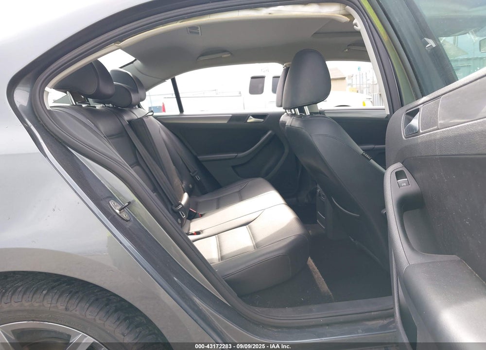 2014 VOLKSWAGEN JETTA VIN: 3VWLL7AJ0EM391852